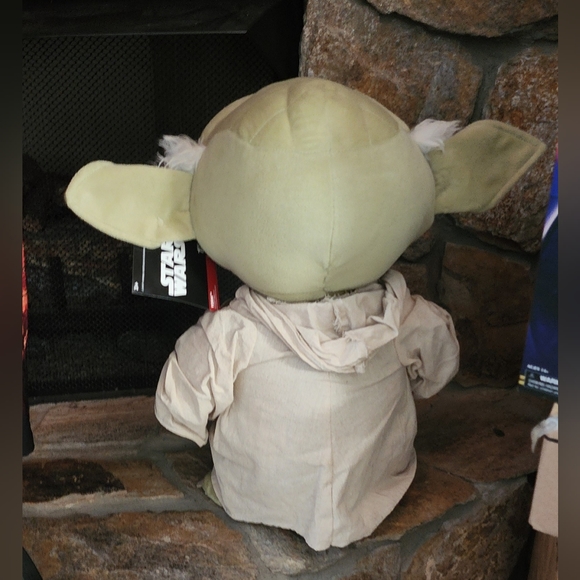 Star Wars Yoda Plush Standing Door Greeter - Picture 9 of 11